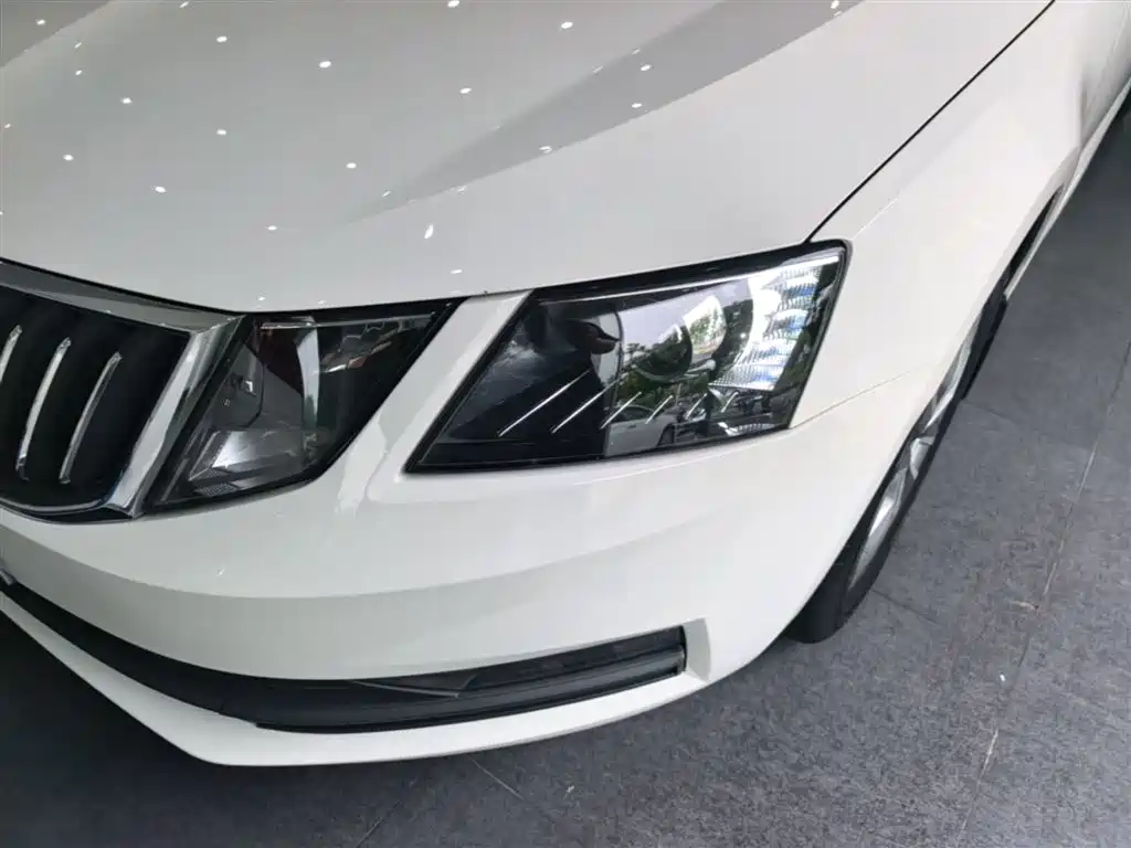 Skoda Octavia — фото 24