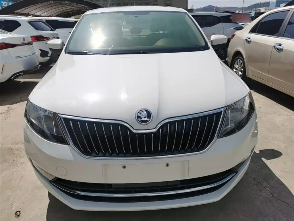 Skoda Rapid — фото 3