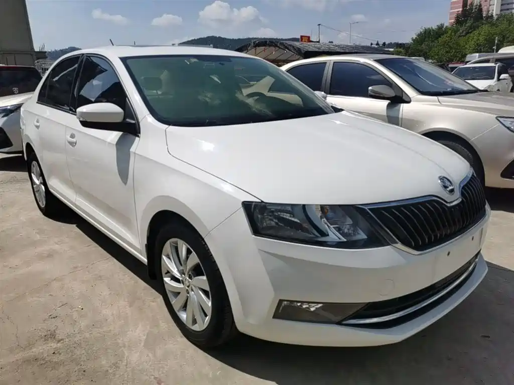 Skoda Rapid — фото 4