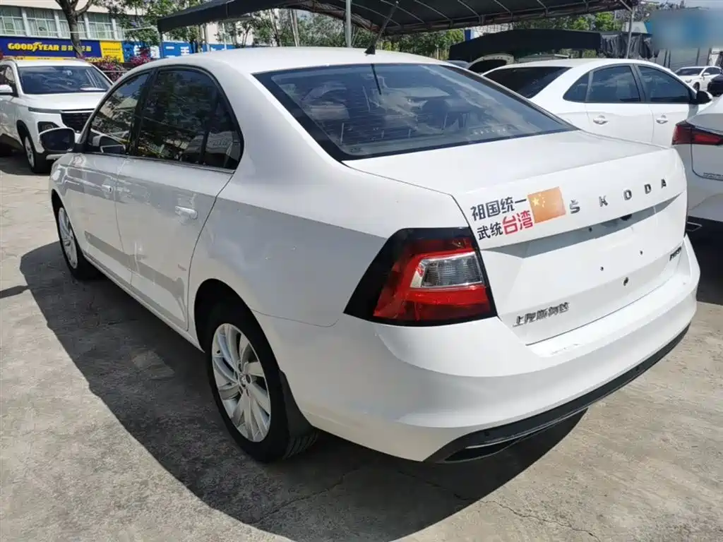 Skoda Rapid — фото 5