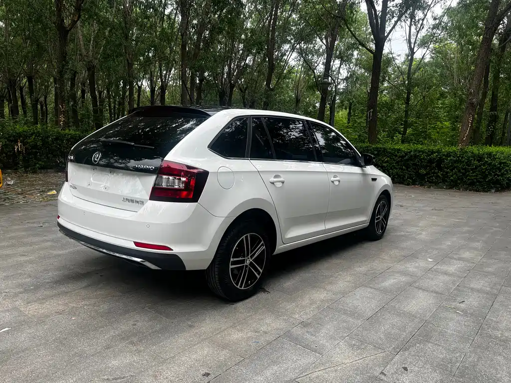 Skoda Rapid Spaceback — фото 4