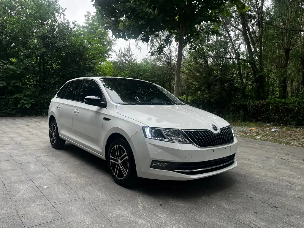 Skoda Rapid Spaceback — фото 5