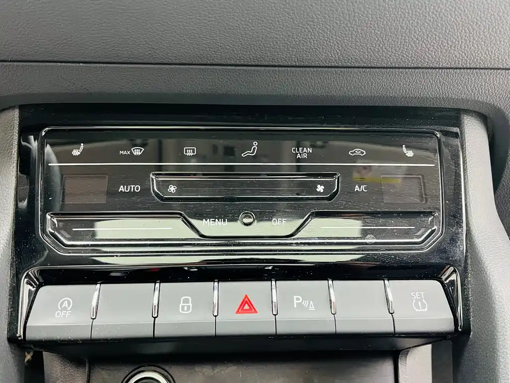 Skoda Karoq — фото 11