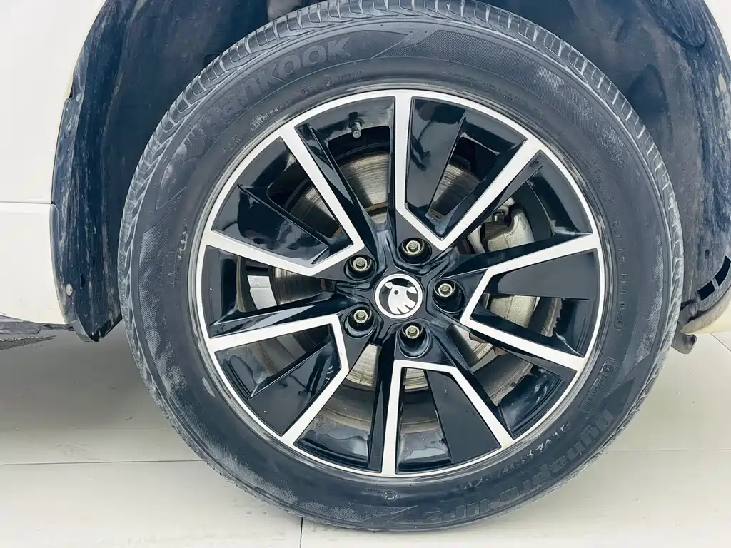 Skoda Karoq — фото 14