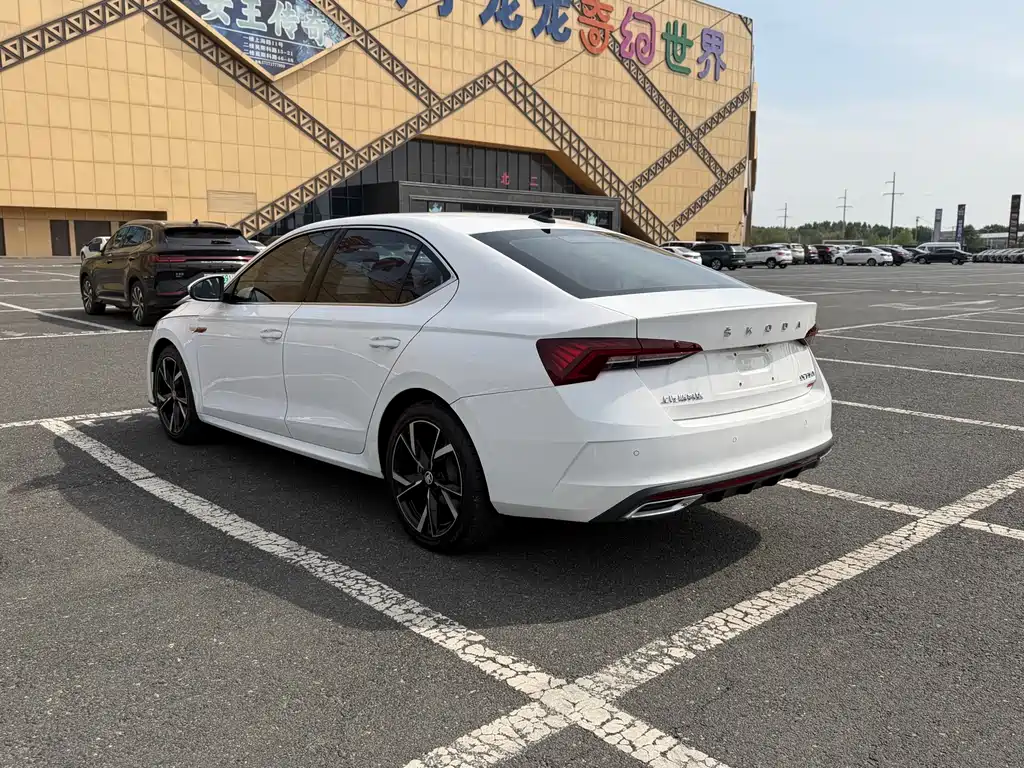 Skoda Octavia — фото 6