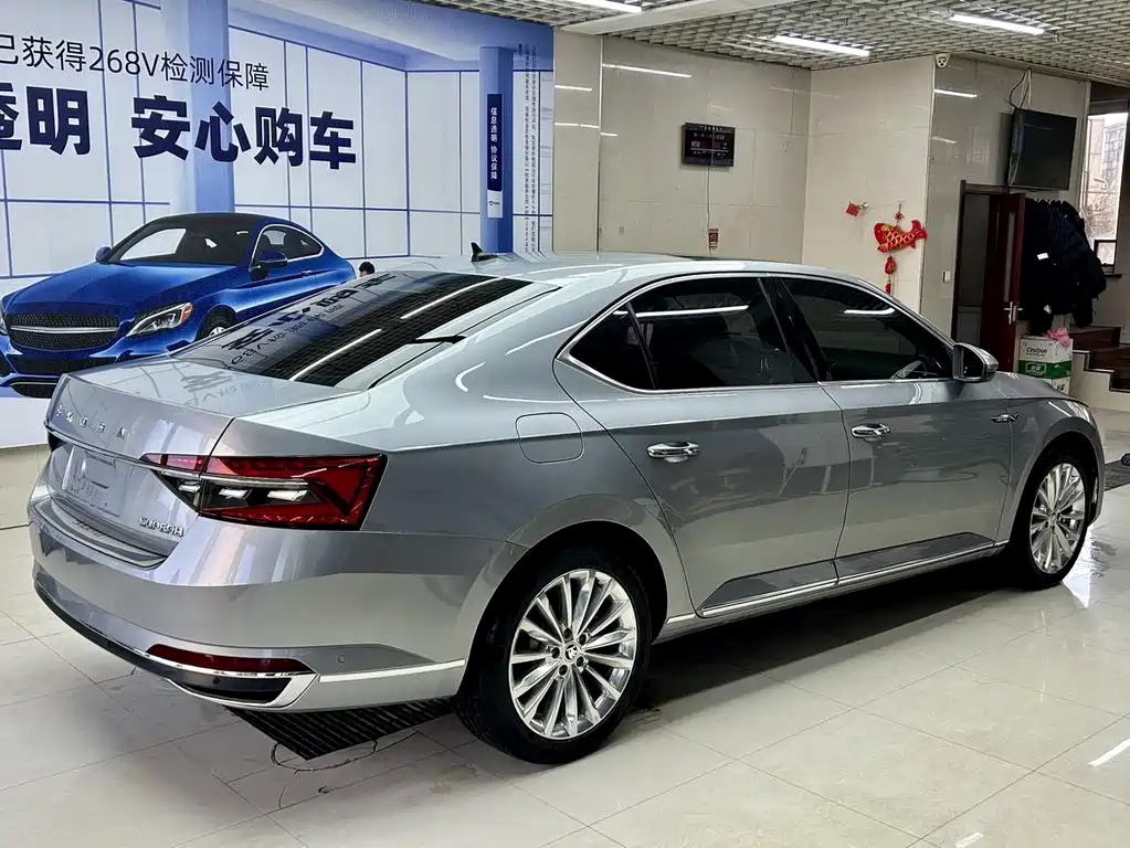 Skoda Superb — фото 3