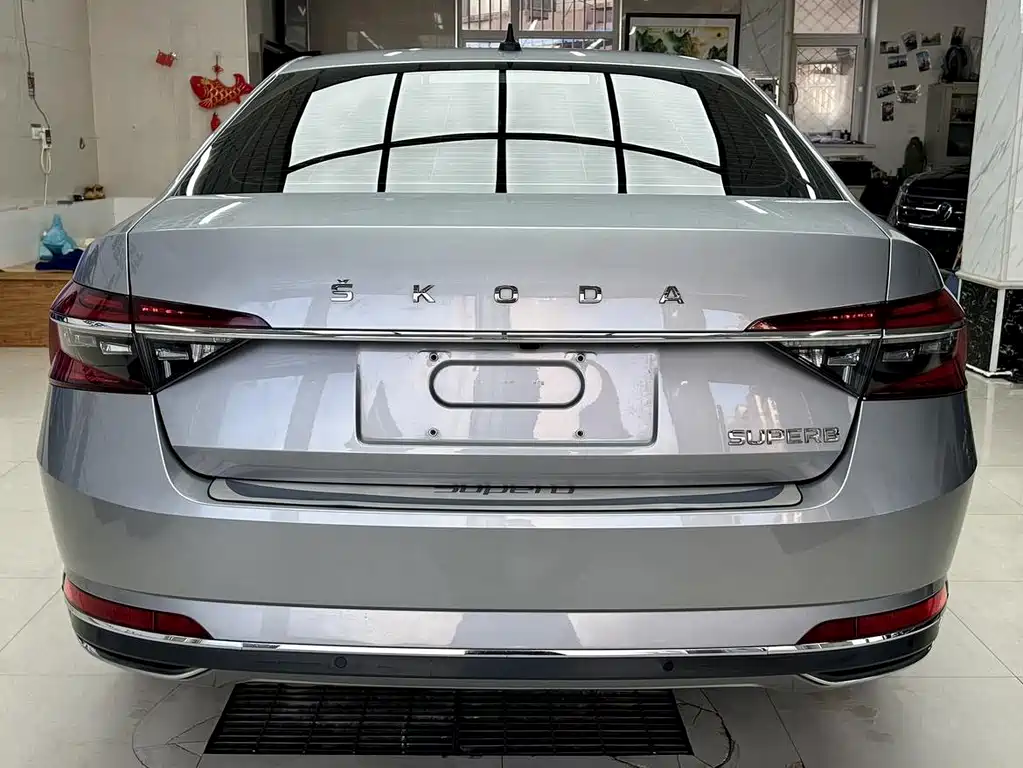 Skoda Superb — фото 4