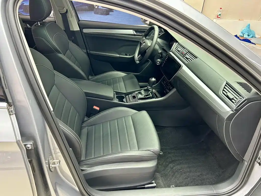 Skoda Superb — фото 9