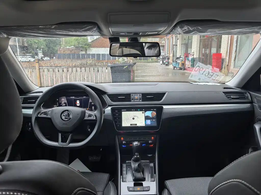 Skoda Superb — фото 20