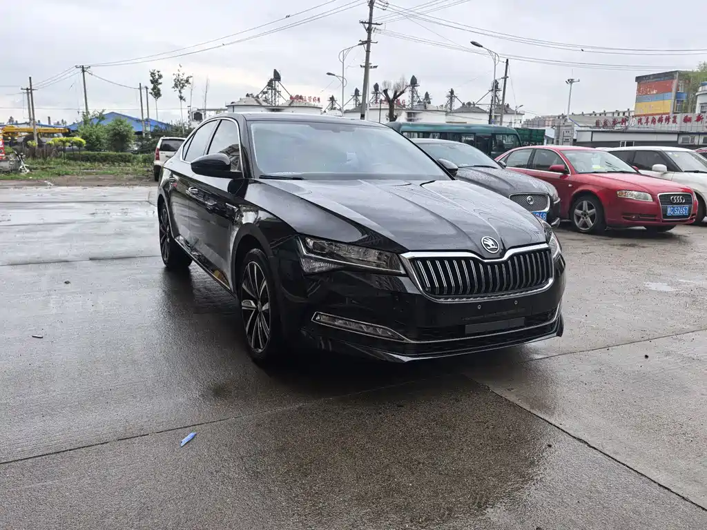 Skoda Superb — фото 3