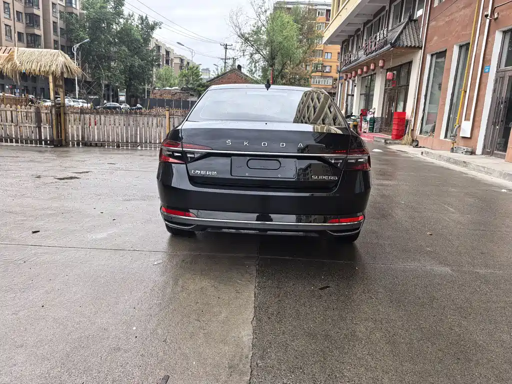 Skoda Superb — фото 5