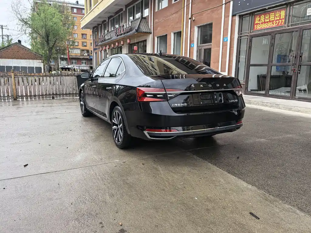 Skoda Superb — фото 6
