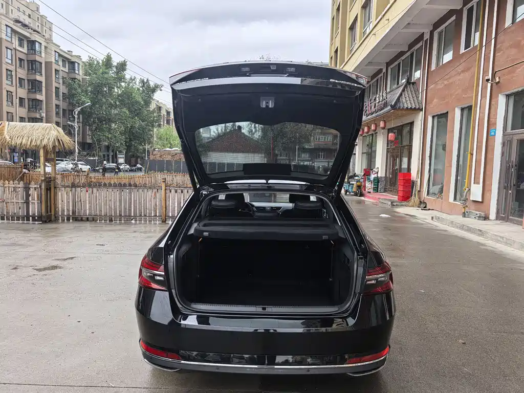 Skoda Superb — фото 9