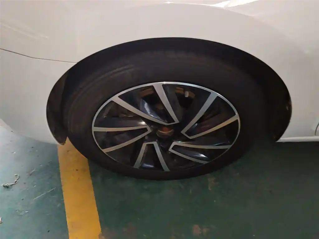 Skoda Rapid — фото 23