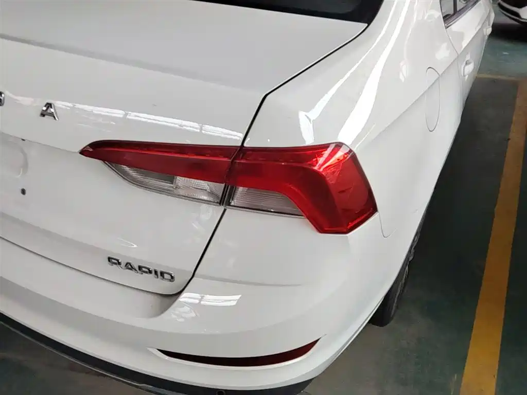 Skoda Rapid — фото 8