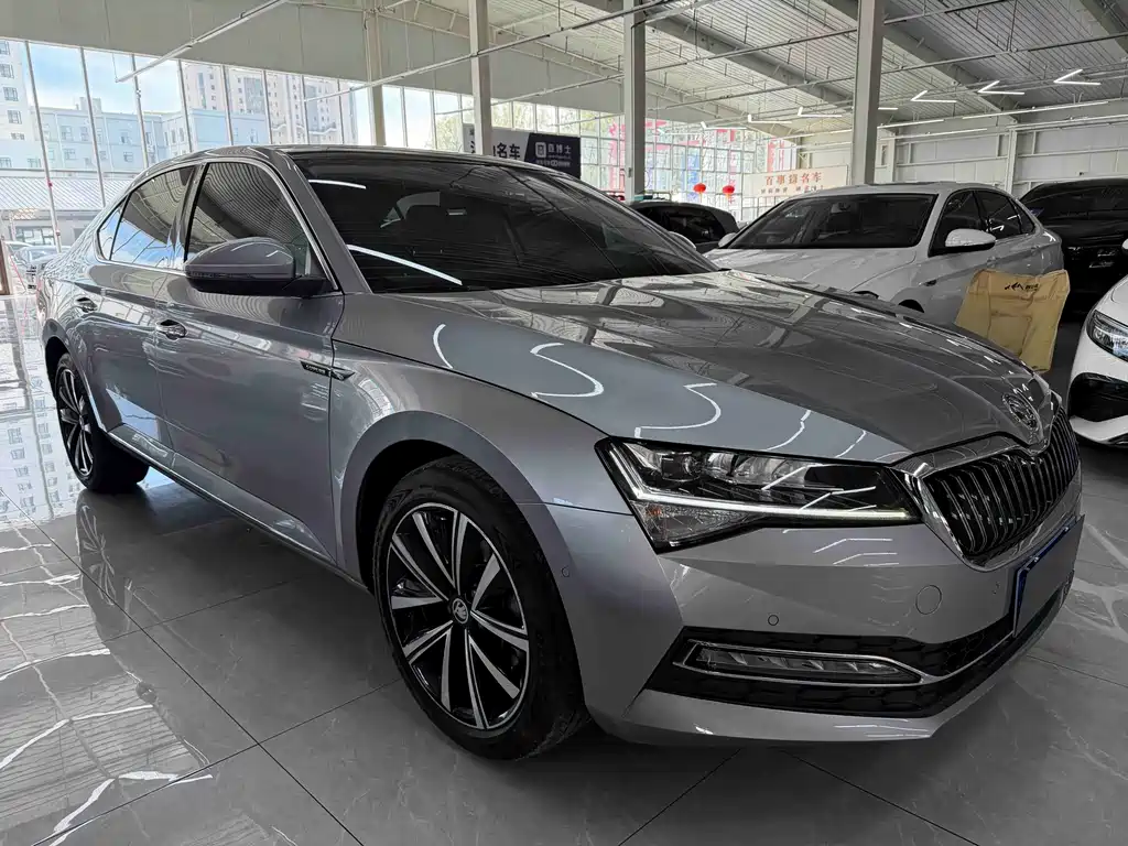 Skoda Superb — фото 3