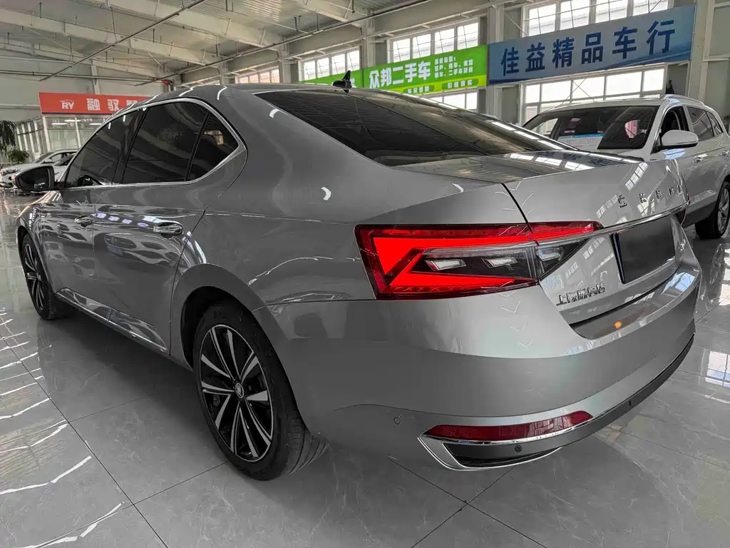 Skoda Superb — фото 6