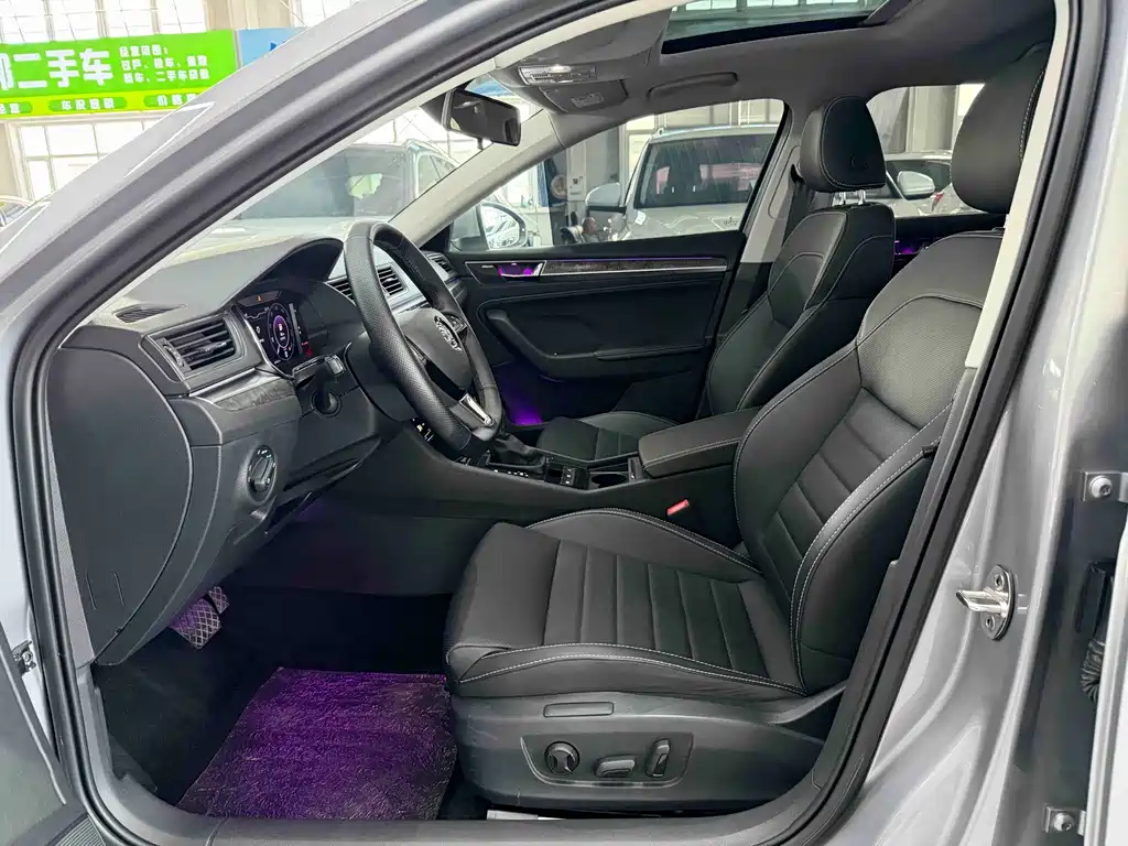Skoda Superb — фото 8