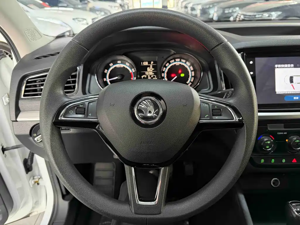 Skoda Kamiq — фото 11