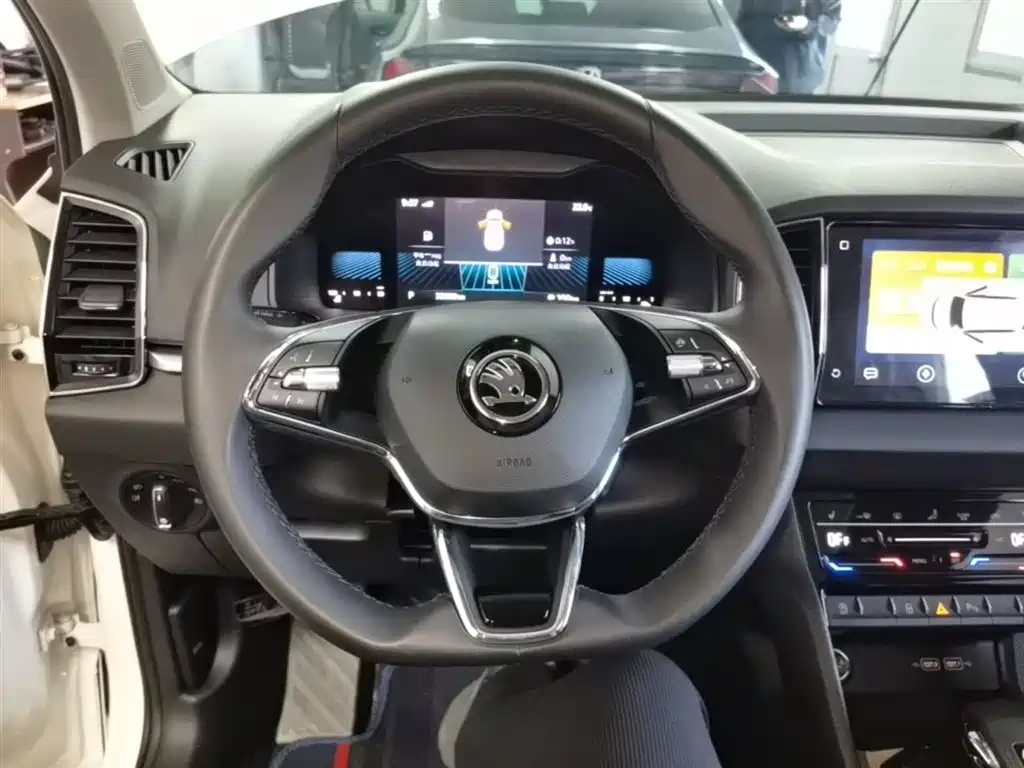 Skoda Karoq — фото 11