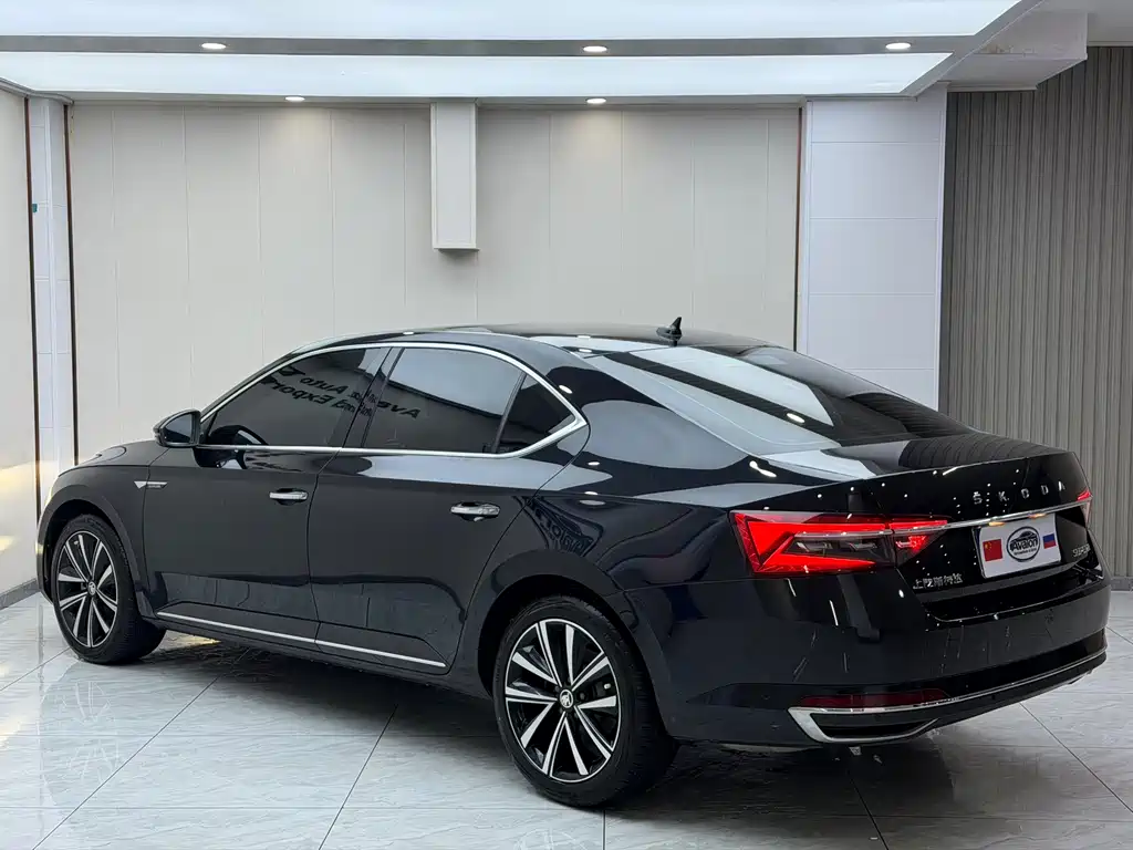 Skoda Superb — фото 6