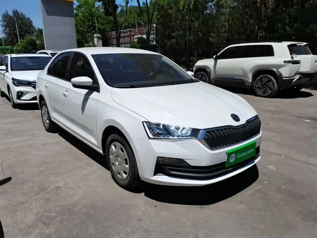 Skoda Rapid — фото 4