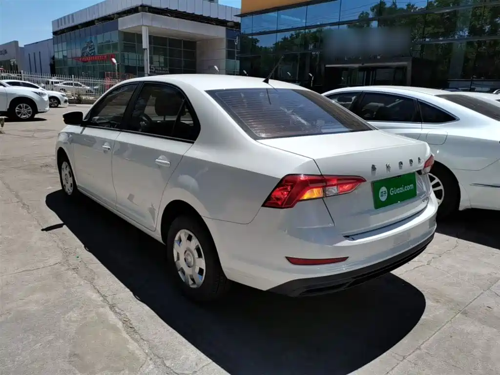 Skoda Rapid — фото 5