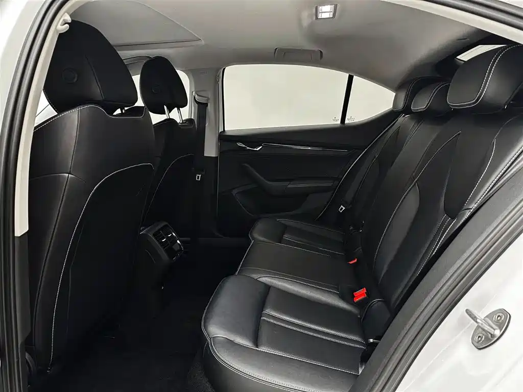 Skoda Octavia — фото 14