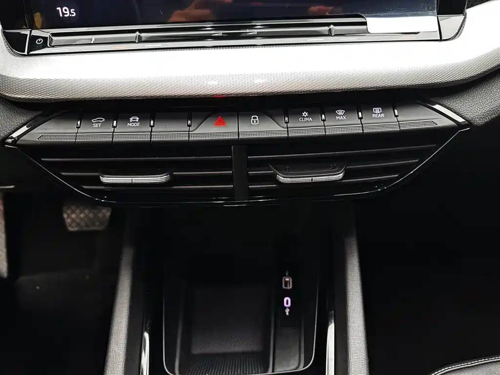 Skoda Octavia — фото 21