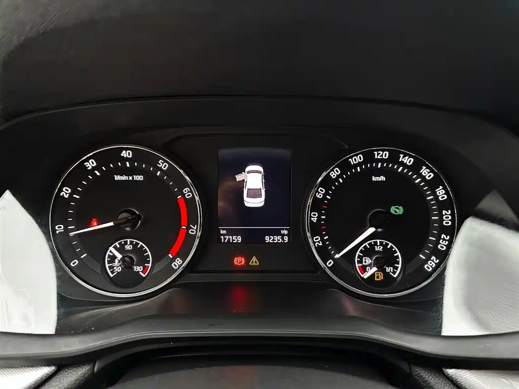 Skoda Octavia — фото 24