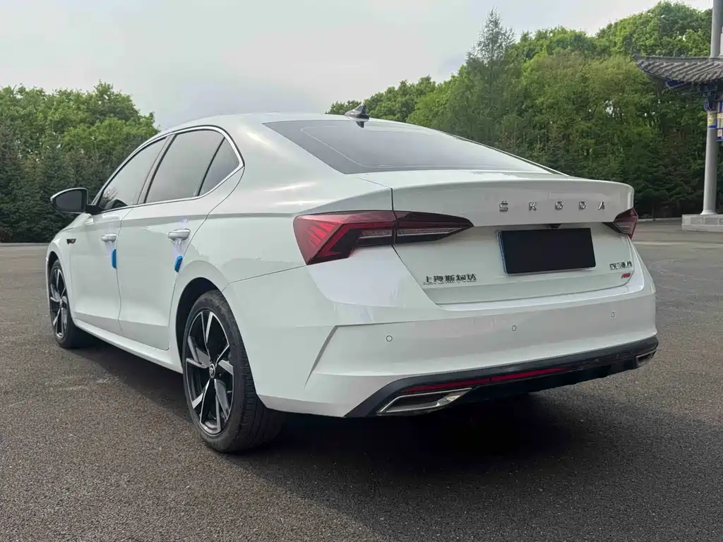 Skoda Octavia — фото 4
