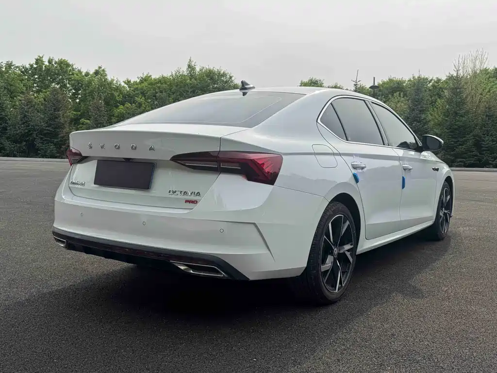 Skoda Octavia — фото 6
