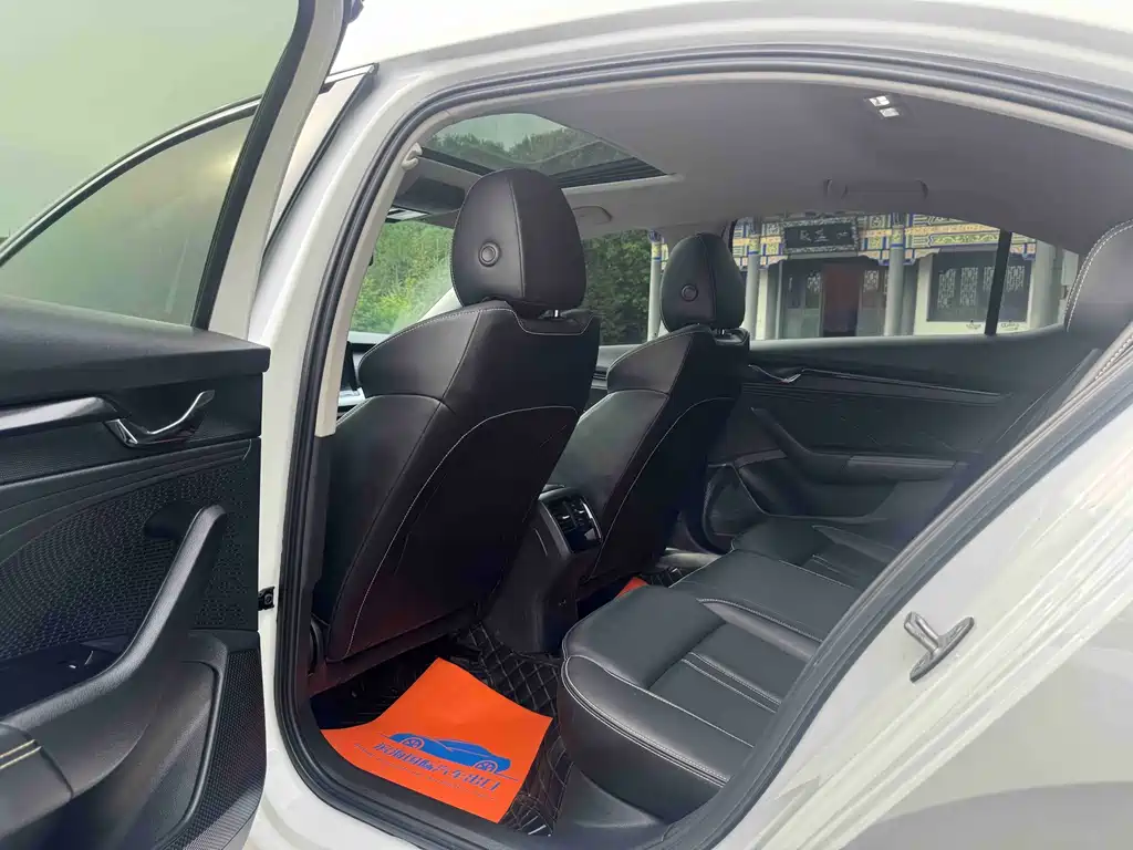 Skoda Octavia — фото 8
