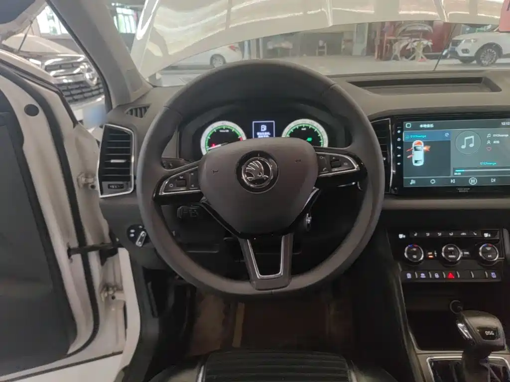 Skoda Karoq — фото 11
