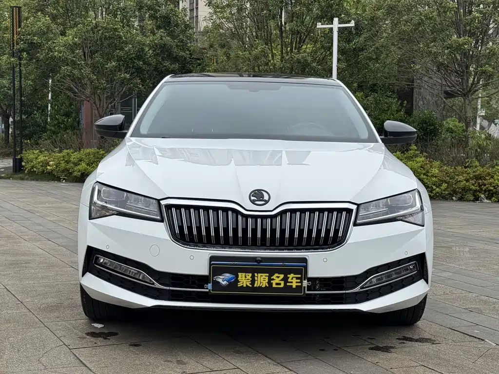 Skoda Superb — фото 2