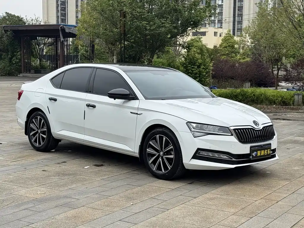 Skoda Superb — фото 3