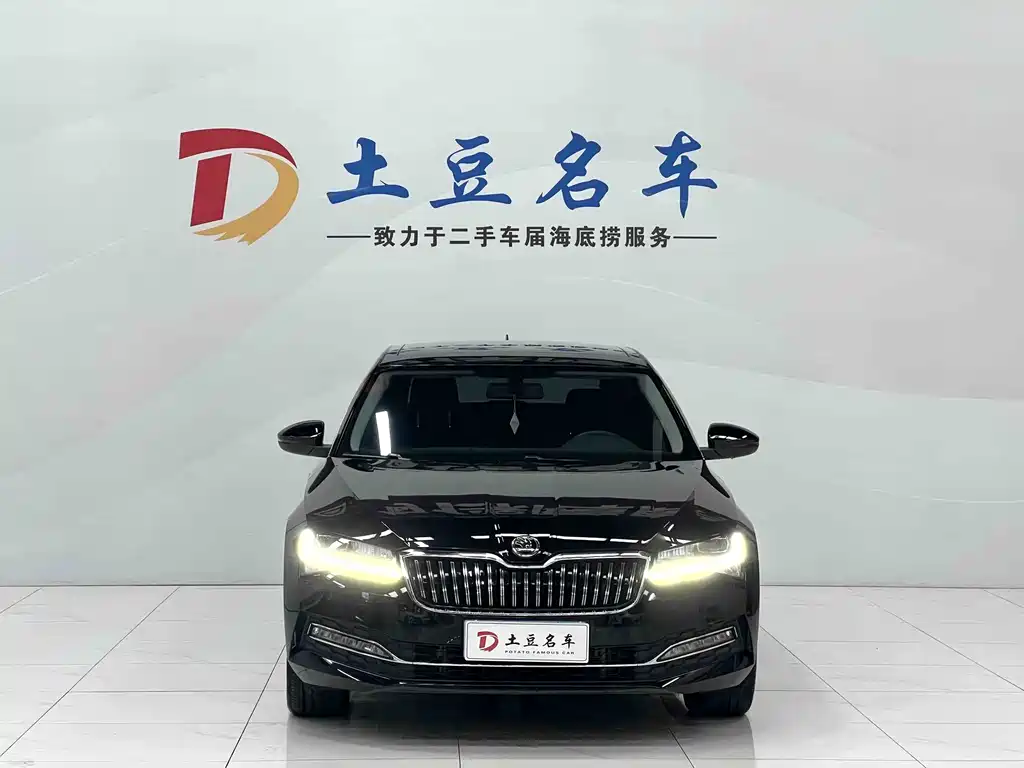Skoda Superb — фото 2