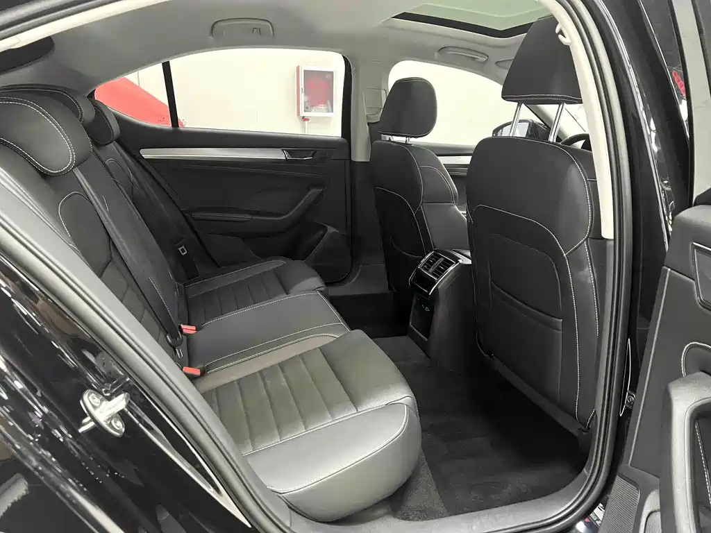 Skoda Superb — фото 13