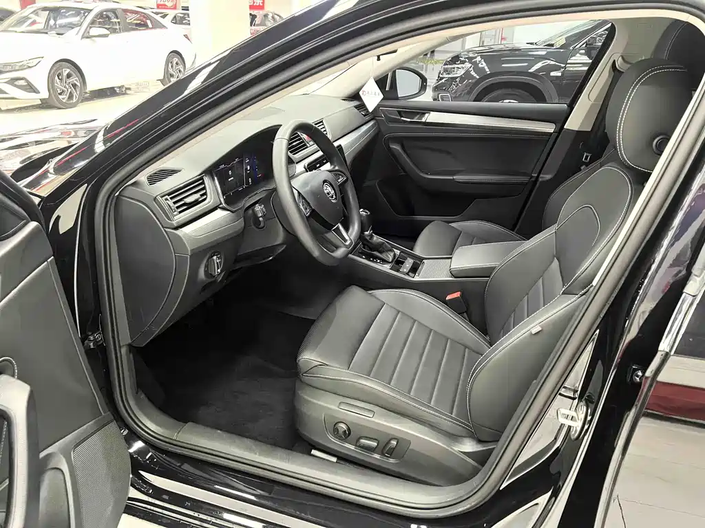 Skoda Superb — фото 7