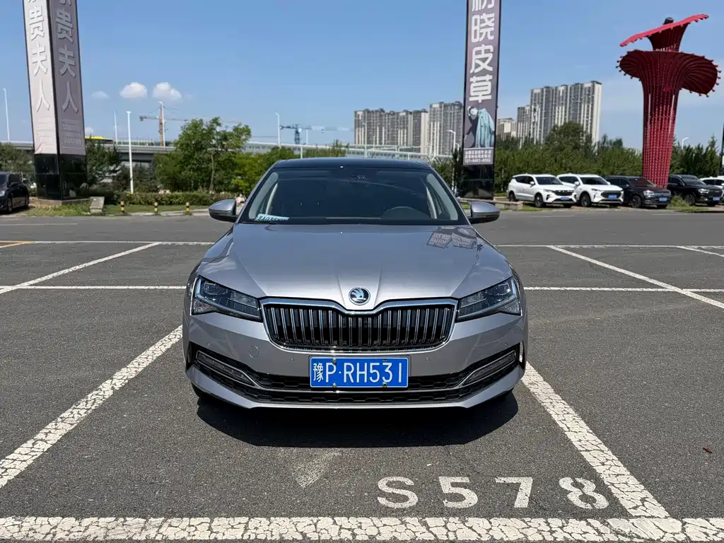 Skoda Superb — фото 2