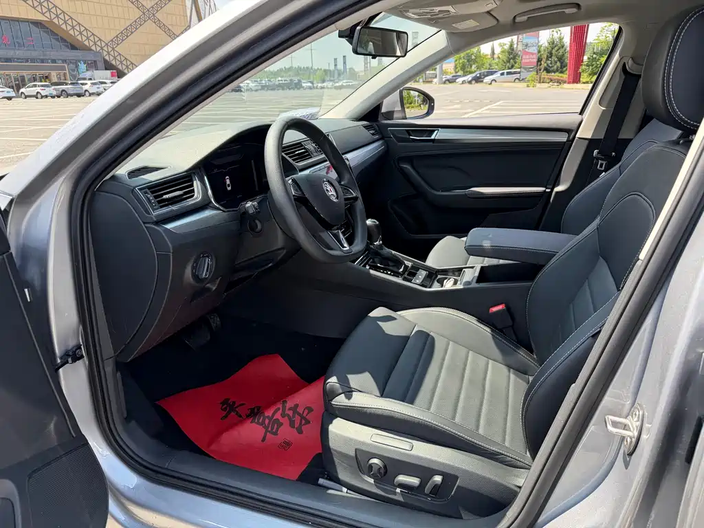 Skoda Superb — фото 11