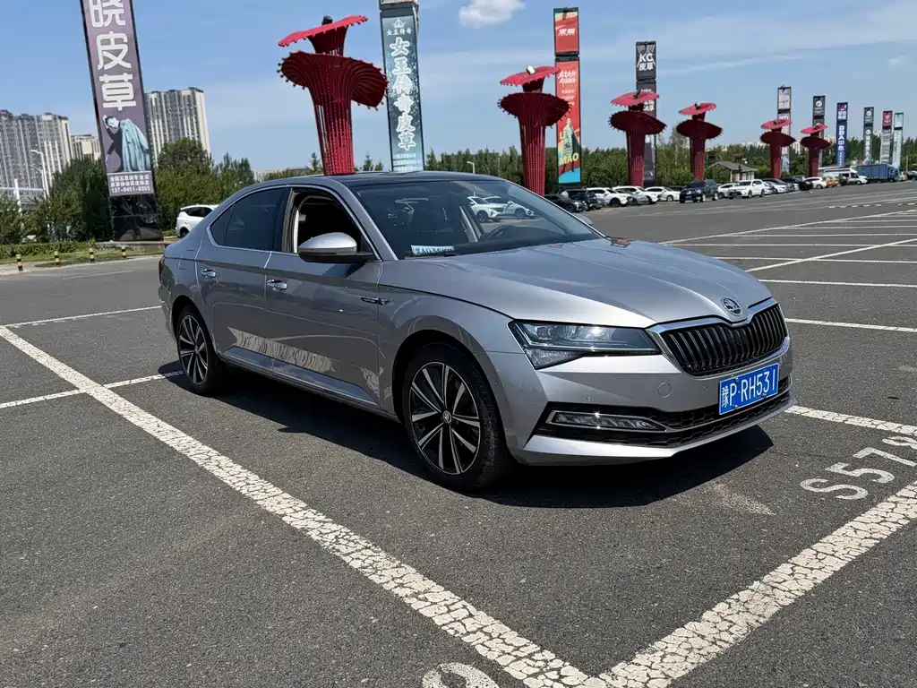 Skoda Superb — фото 3