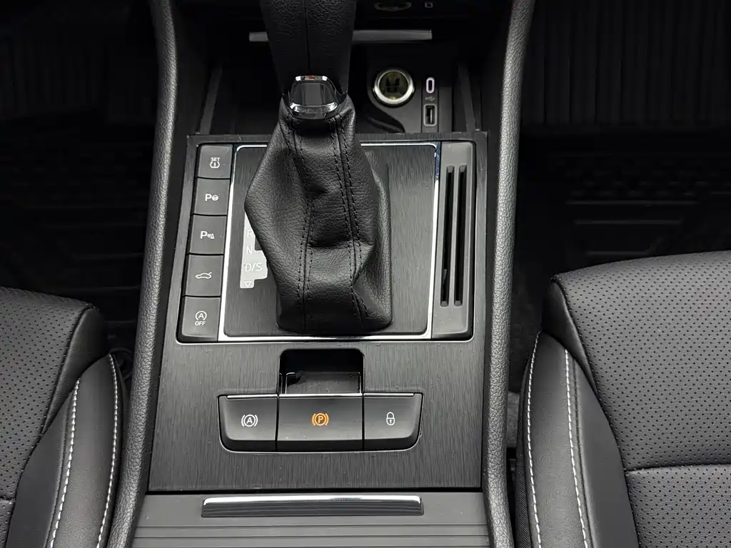 Skoda Superb — фото 15