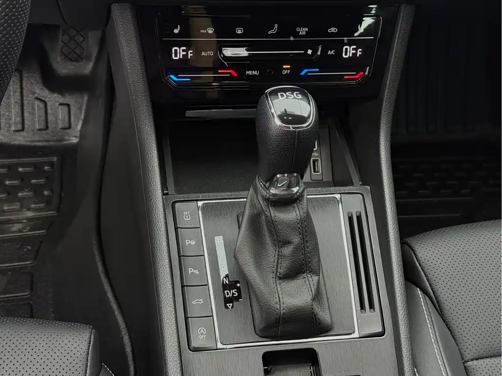Skoda Superb — фото 18