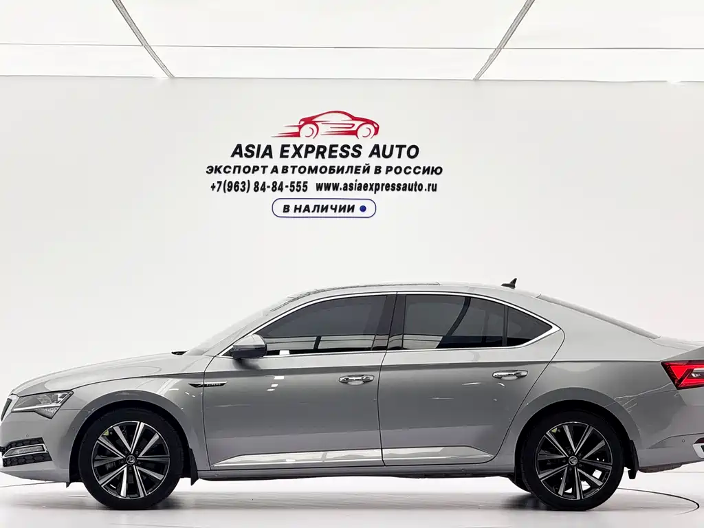 Skoda Superb — фото 7