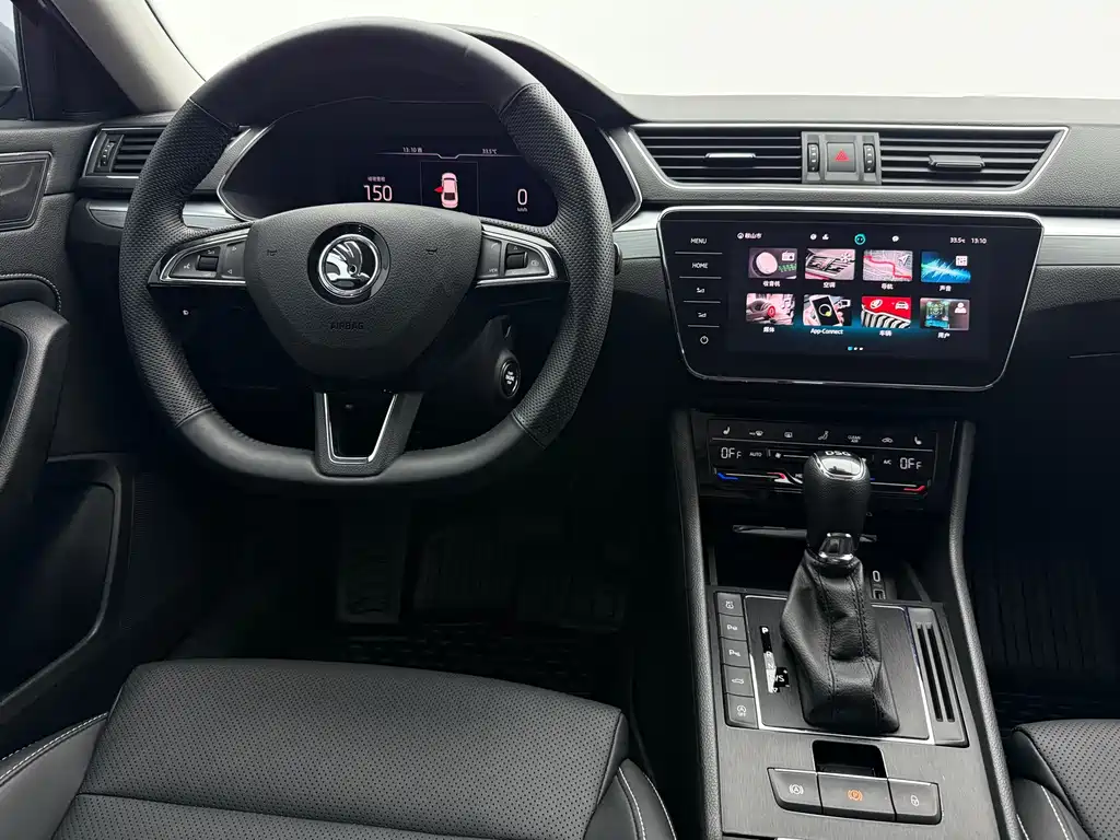 Skoda Superb — фото 9