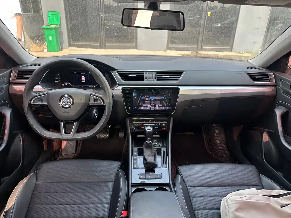 Skoda Superb — фото 6