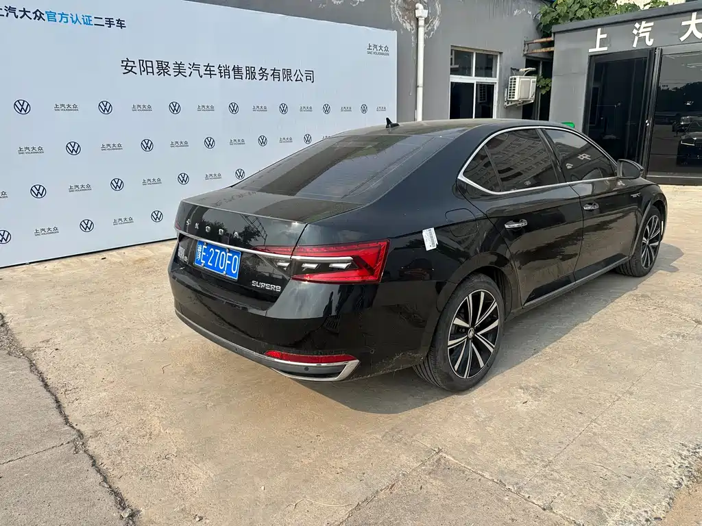Skoda Superb — фото 9