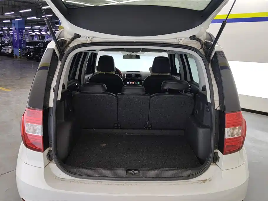 Skoda Yeti — фото 4