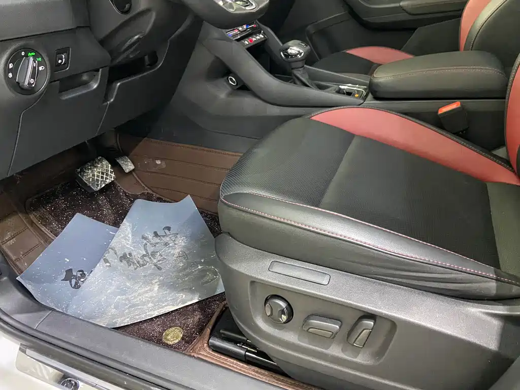 Skoda Karoq — фото 18